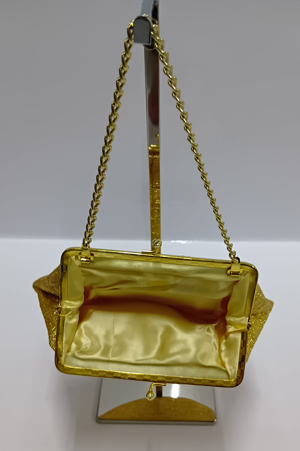 50s Gold mini clasp purse with flapper vibes