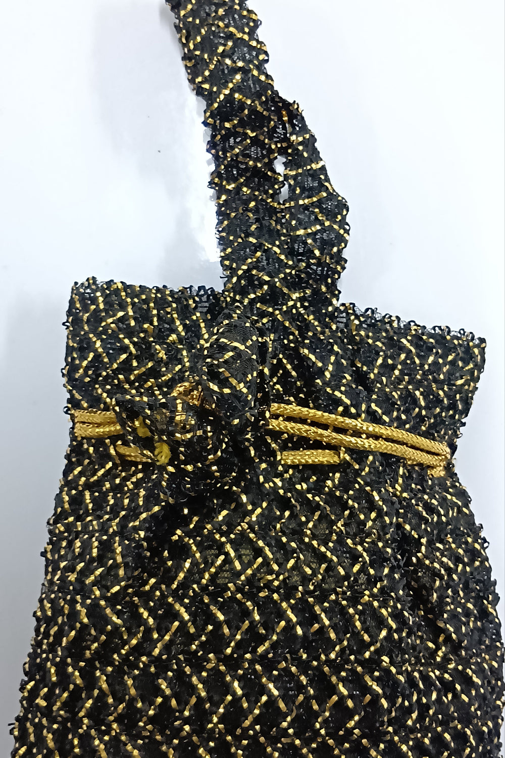 50s one-handle bag with flapper vibes