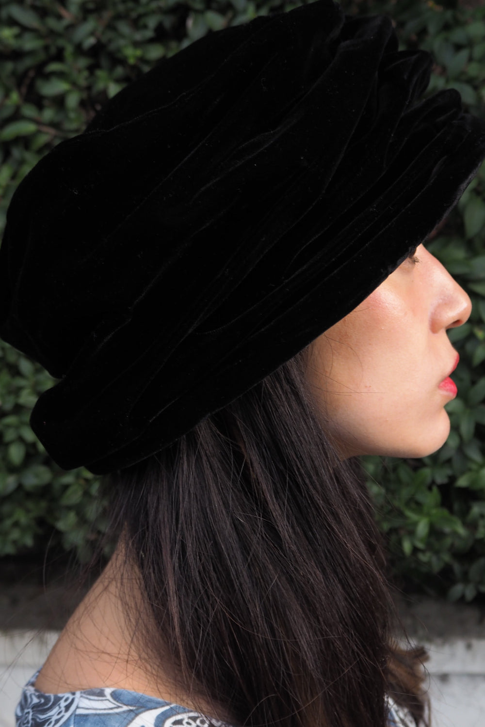 Sandra Phillips England 70-80s Black Velvet hat in Baroque style