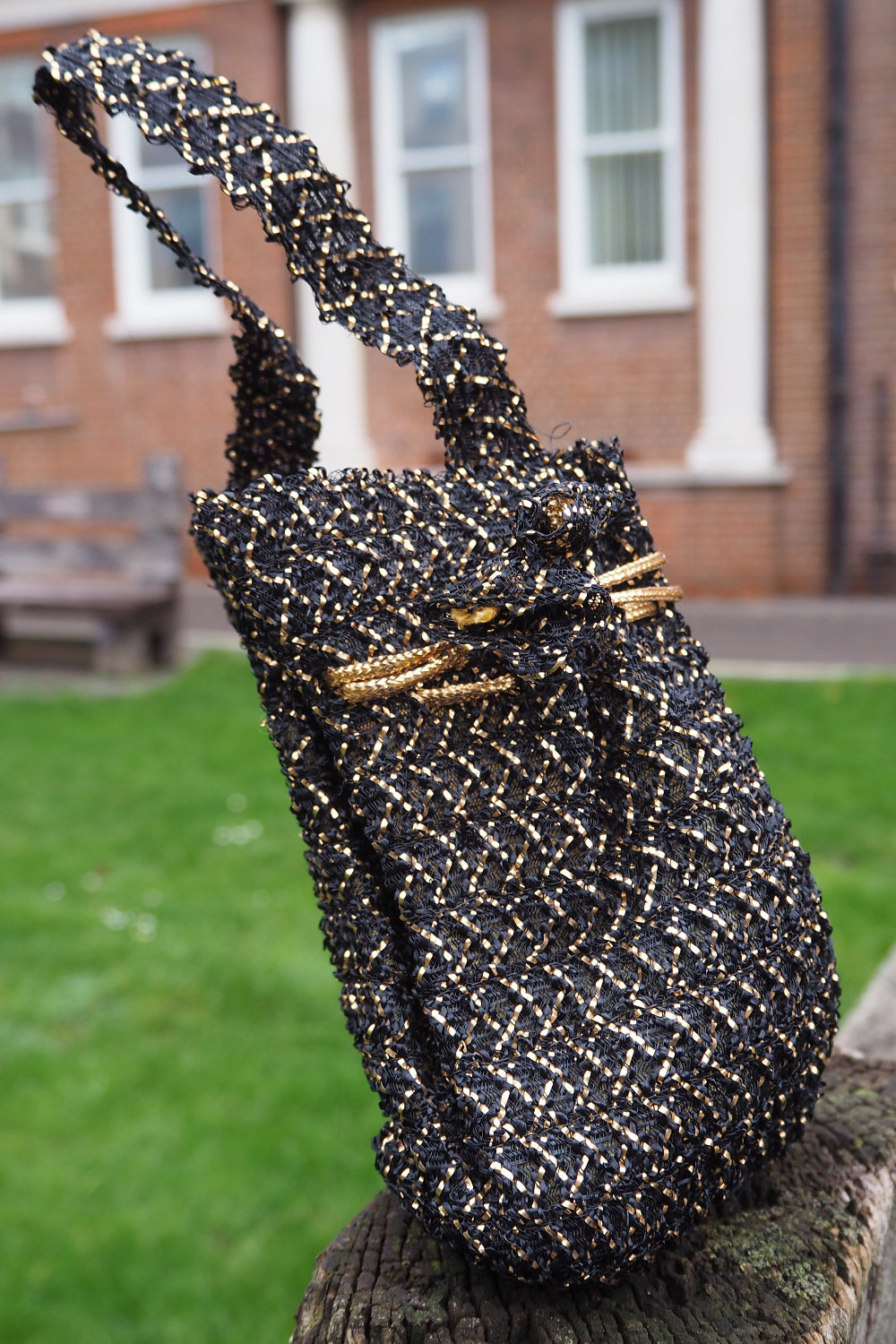 50s one-handle bag with flapper vibes