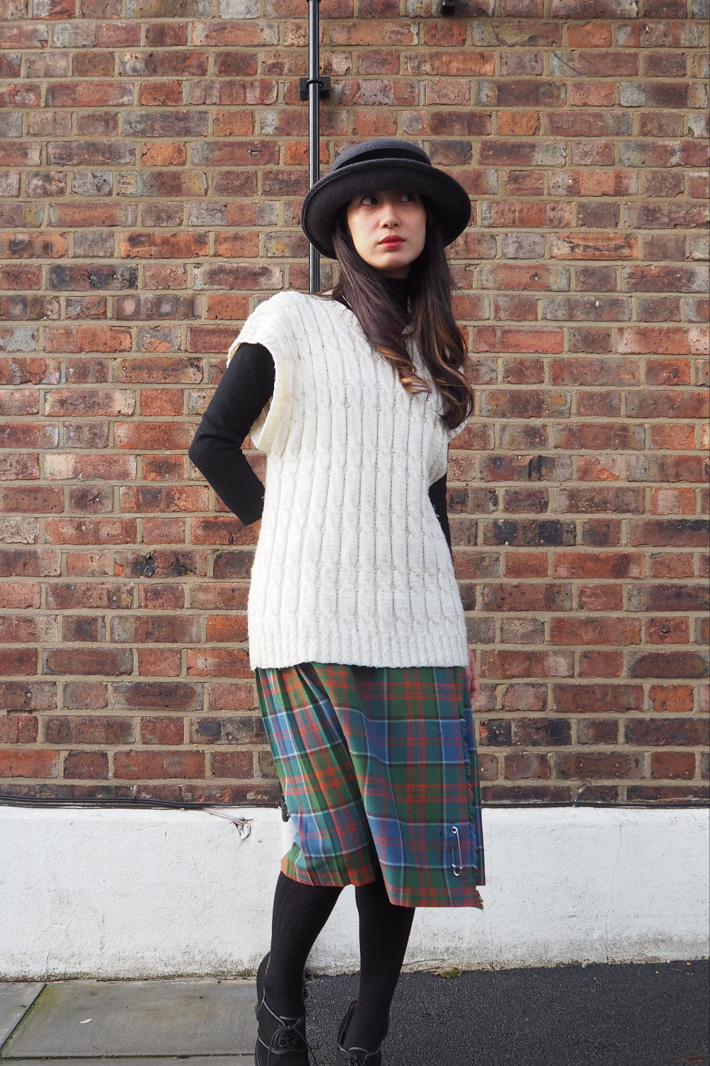 French Vintage White Cable Knit Vest