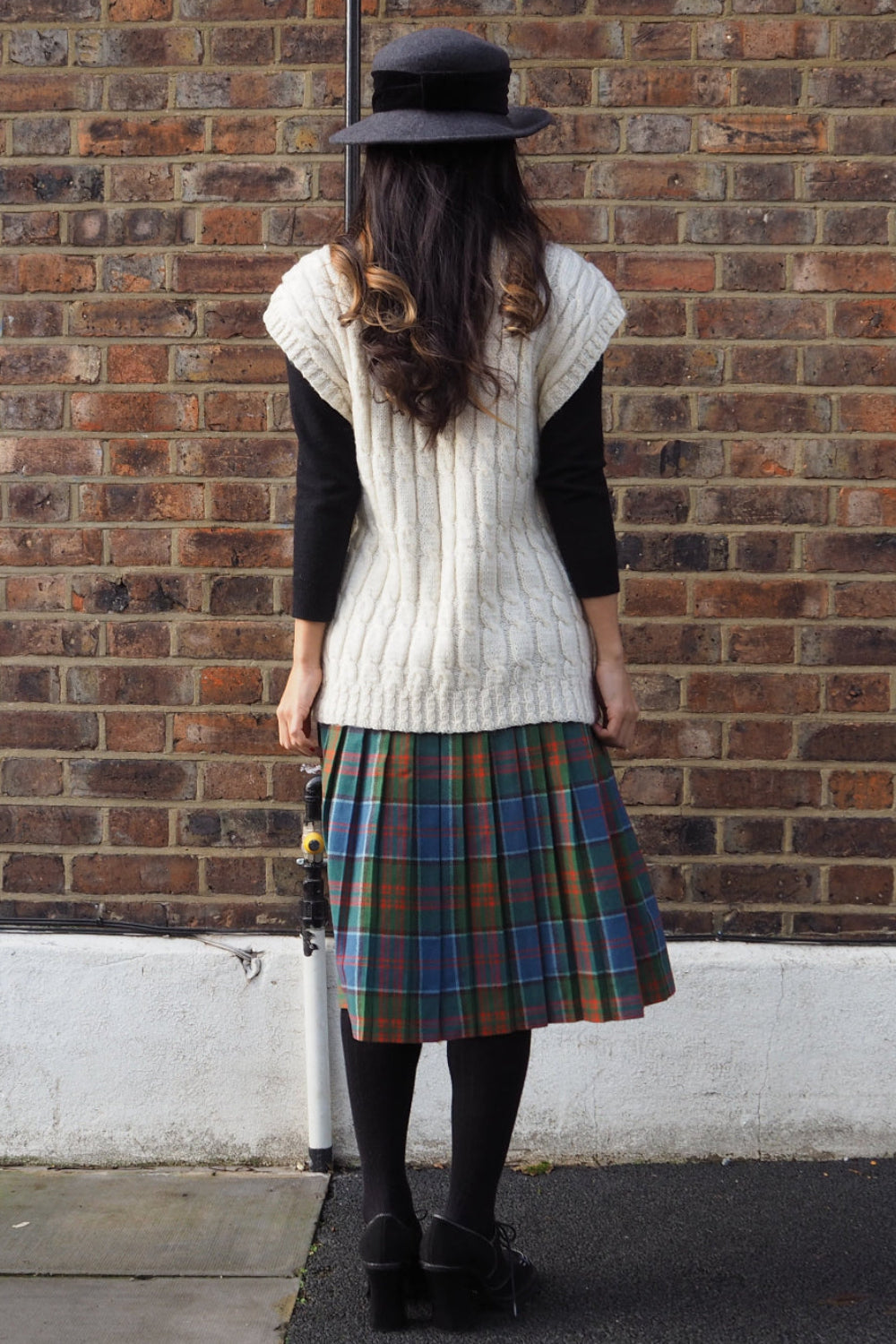 French Vintage White Cable Knit Vest