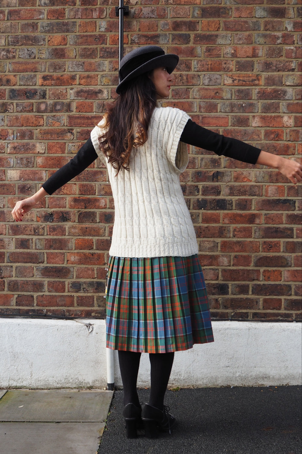 French Vintage White Cable Knit Vest