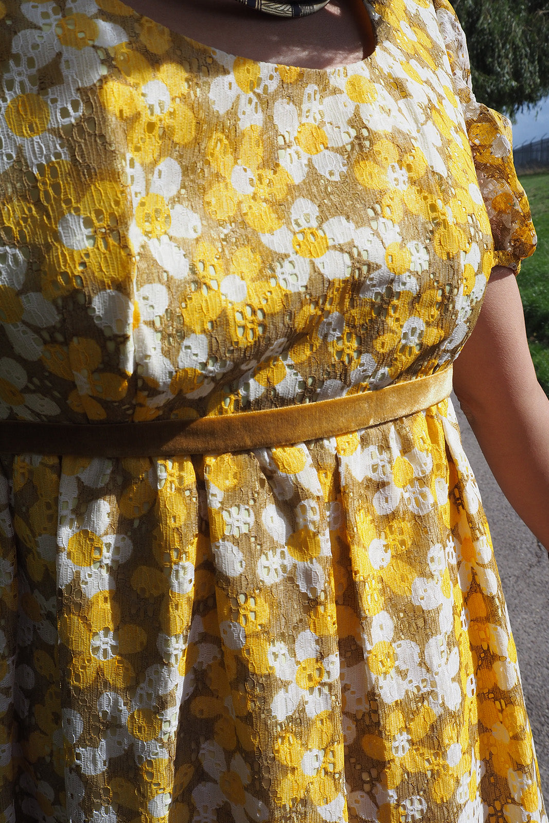 70's Daisy Lace Maxi Dress | Romantic British Vintage with Velvet Ribbon