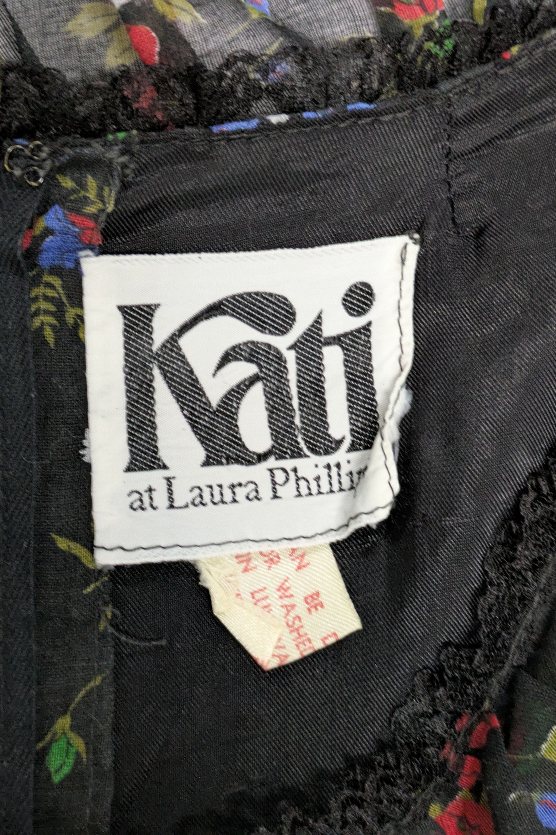 70s Vintage Kati at Laura Phillips Floral Dress - Black Ruffle Collar