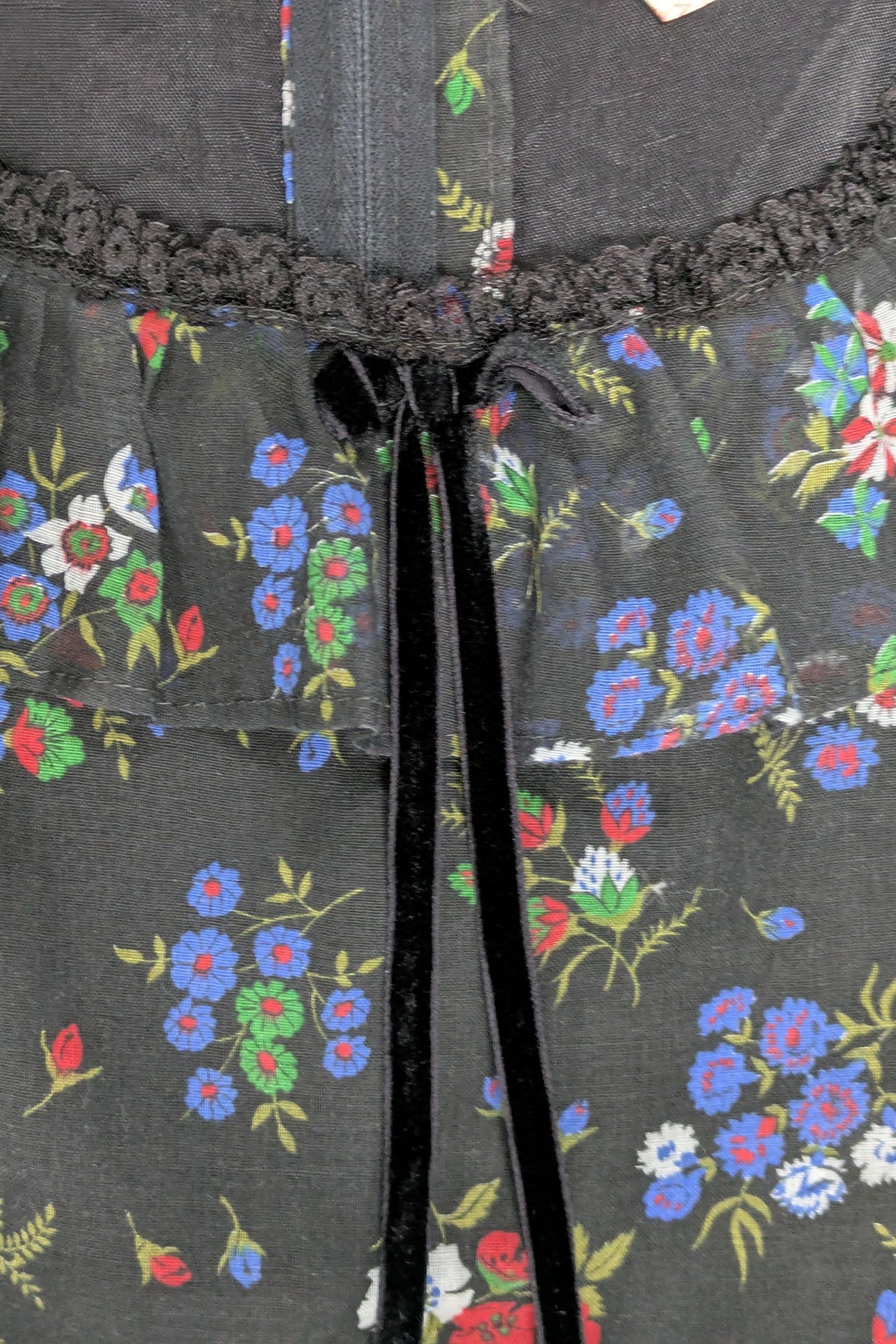 70s Vintage Kati at Laura Phillips Floral Dress - Black Ruffle Collar