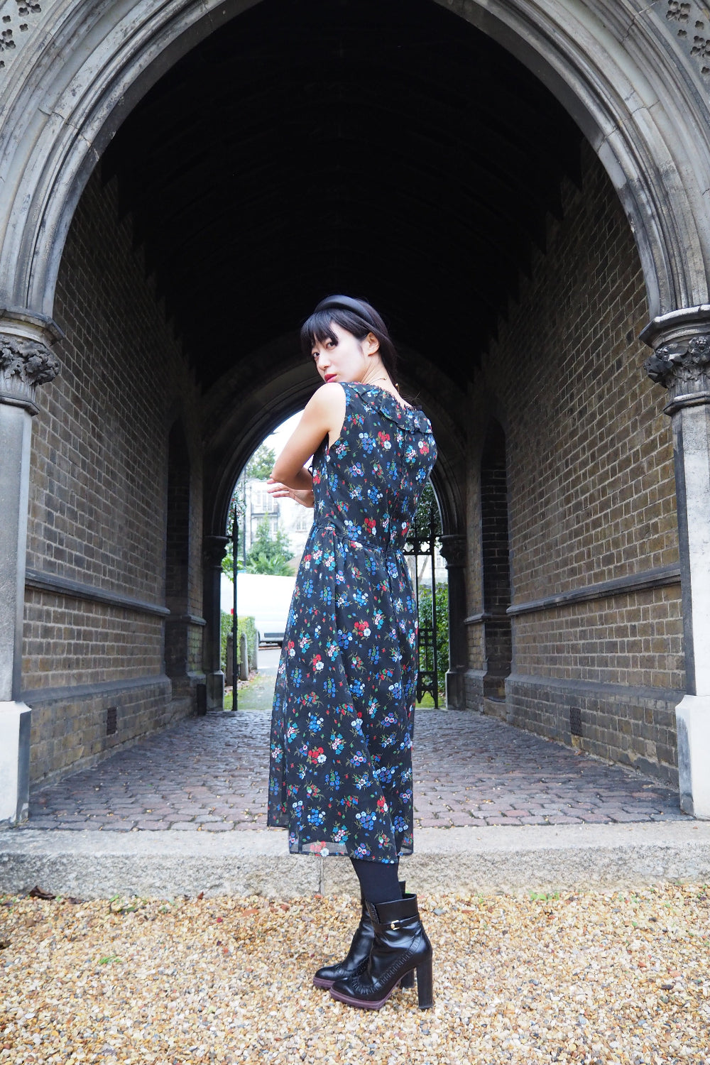 70s Vintage Kati at Laura Phillips Floral Dress - Black Ruffle Collar