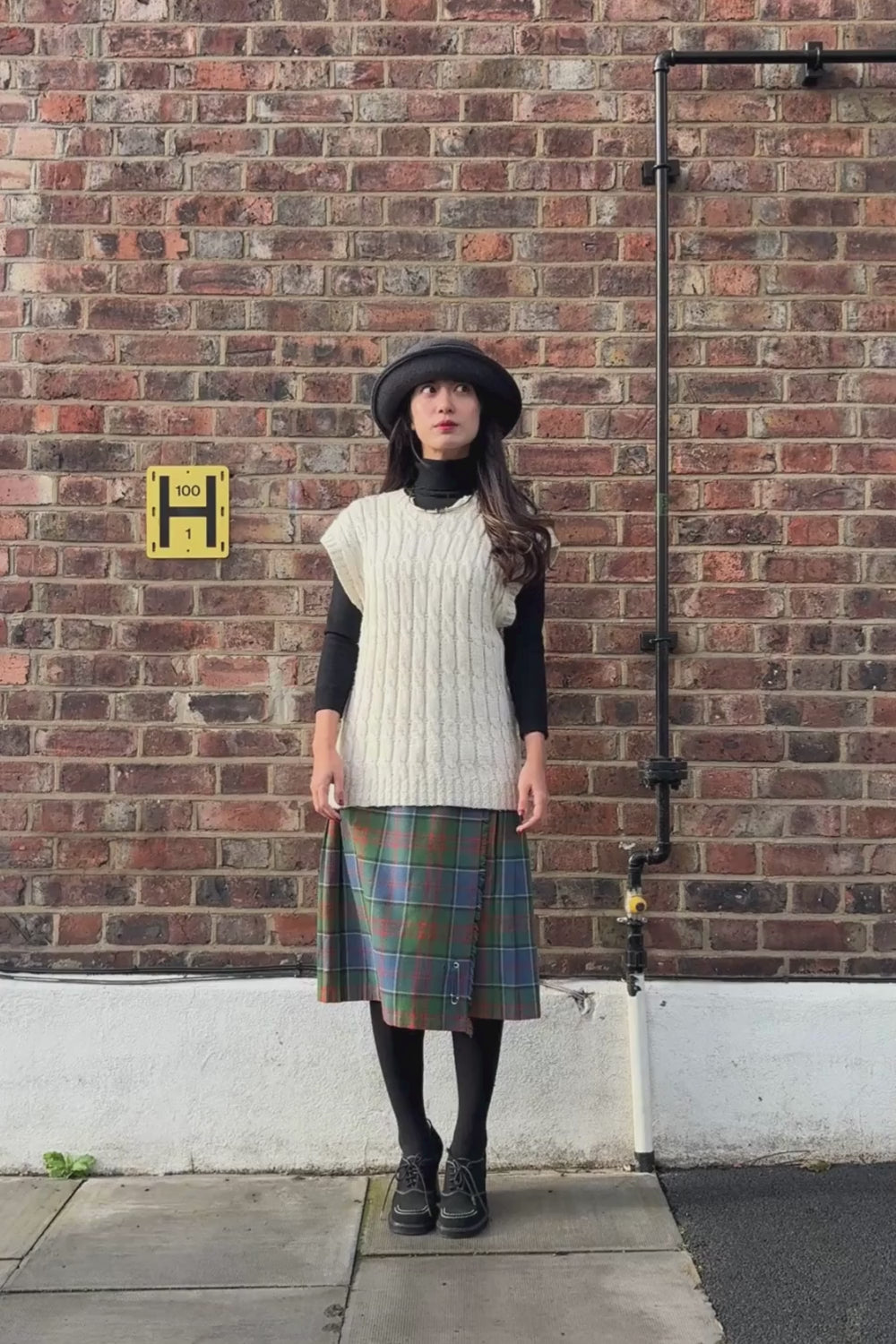 French Vintage White Cable Knit Vest